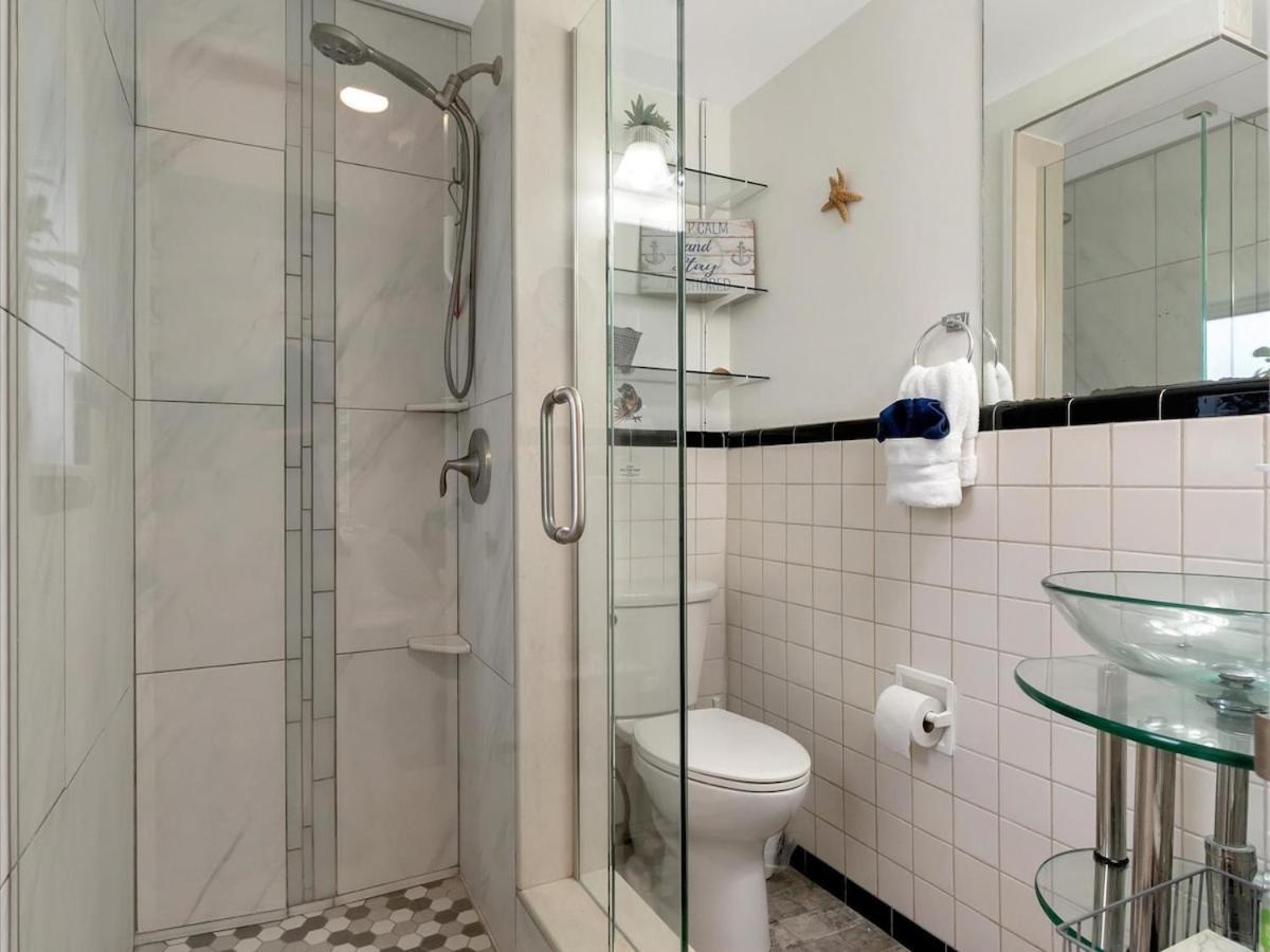 Quiet Corner Suite Heated Pool & 2 Mins 2 Beach Clearwater Beach Bagian luar foto