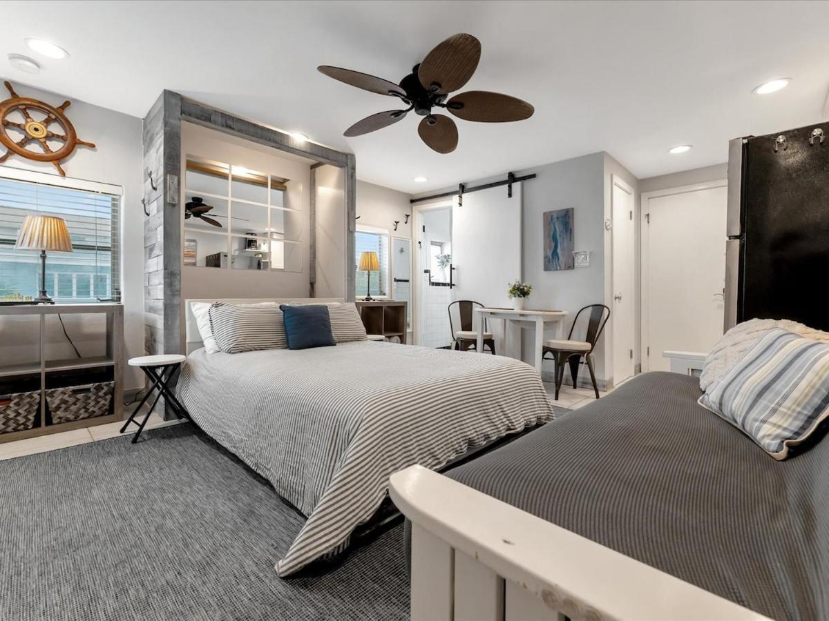 Quiet Corner Suite Heated Pool & 2 Mins 2 Beach Clearwater Beach Bagian luar foto