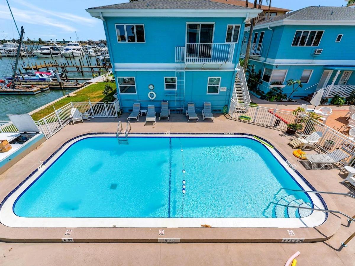 Quiet Corner Suite Heated Pool & 2 Mins 2 Beach Clearwater Beach Bagian luar foto