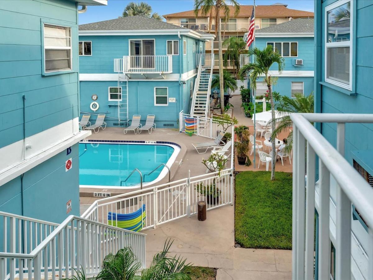 Quiet Corner Suite Heated Pool & 2 Mins 2 Beach Clearwater Beach Bagian luar foto